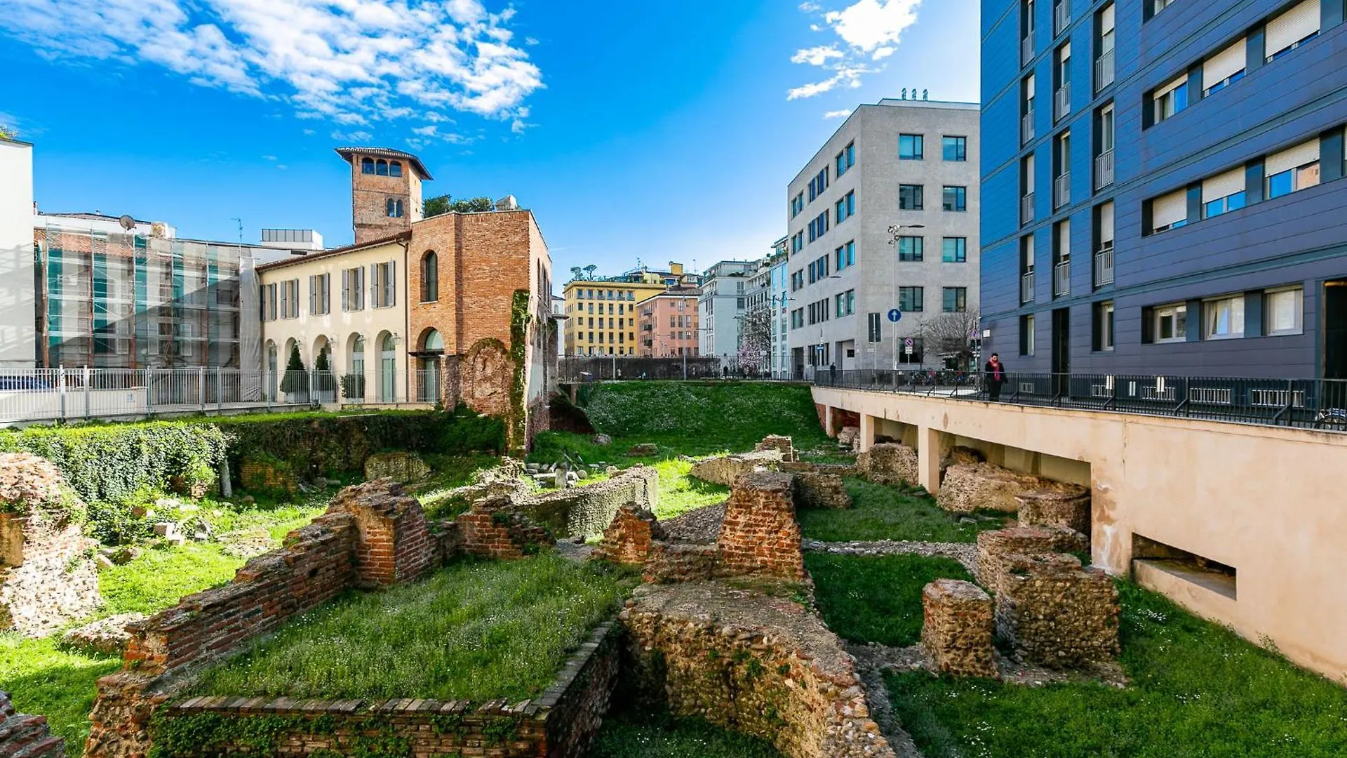 Dream Suites Milano Brisa Meravigli 0*, Milan Italy