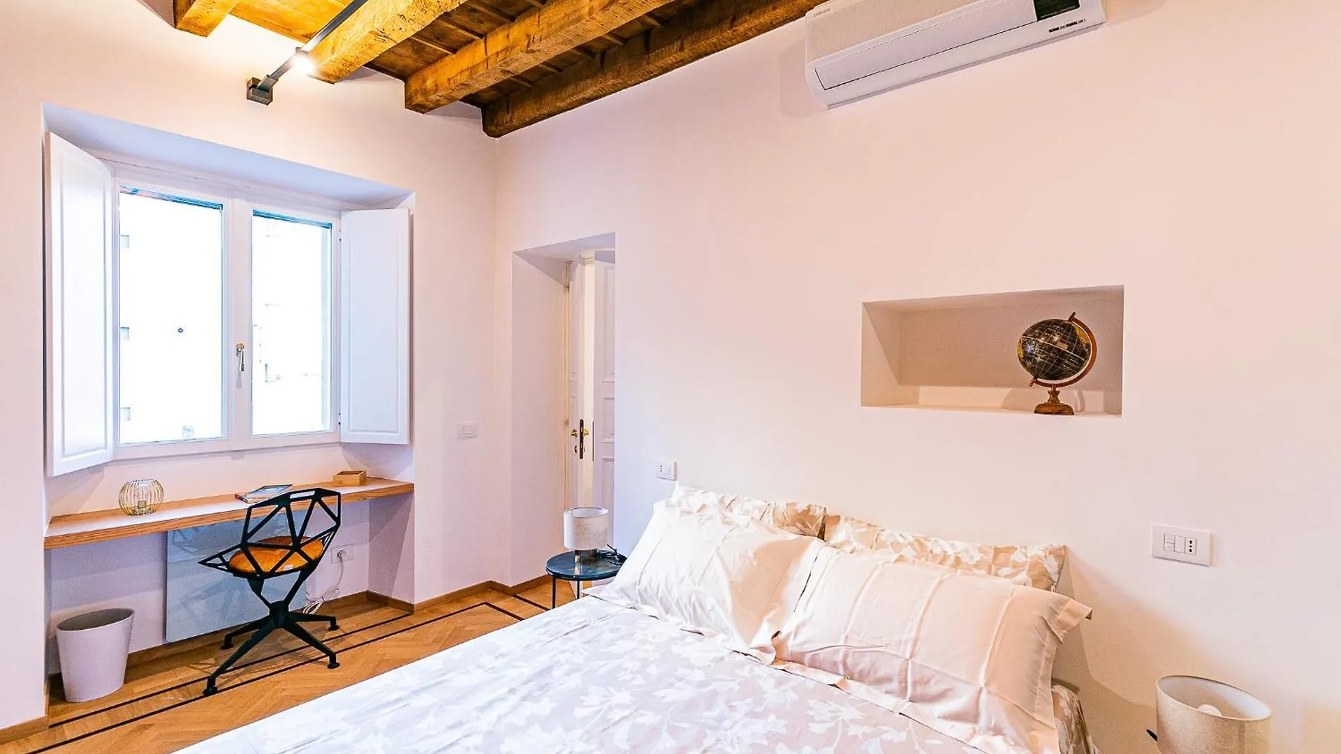 Dream Suites Milano Brisa Meravigli 0*, Milan Italy