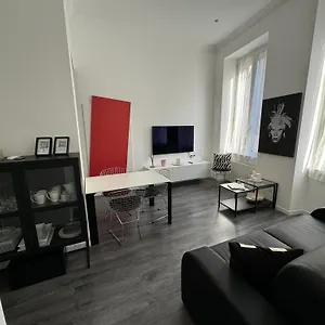 Appartamento Maisons Via Torino, Milano